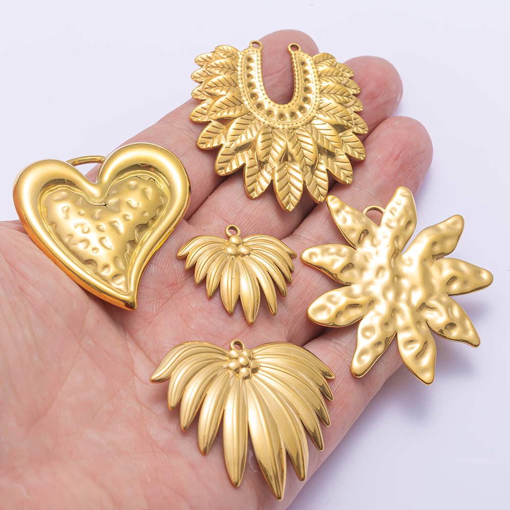 Vintage Tech Accessories - 2pcs Gold Stainless Steel Heart Leaf