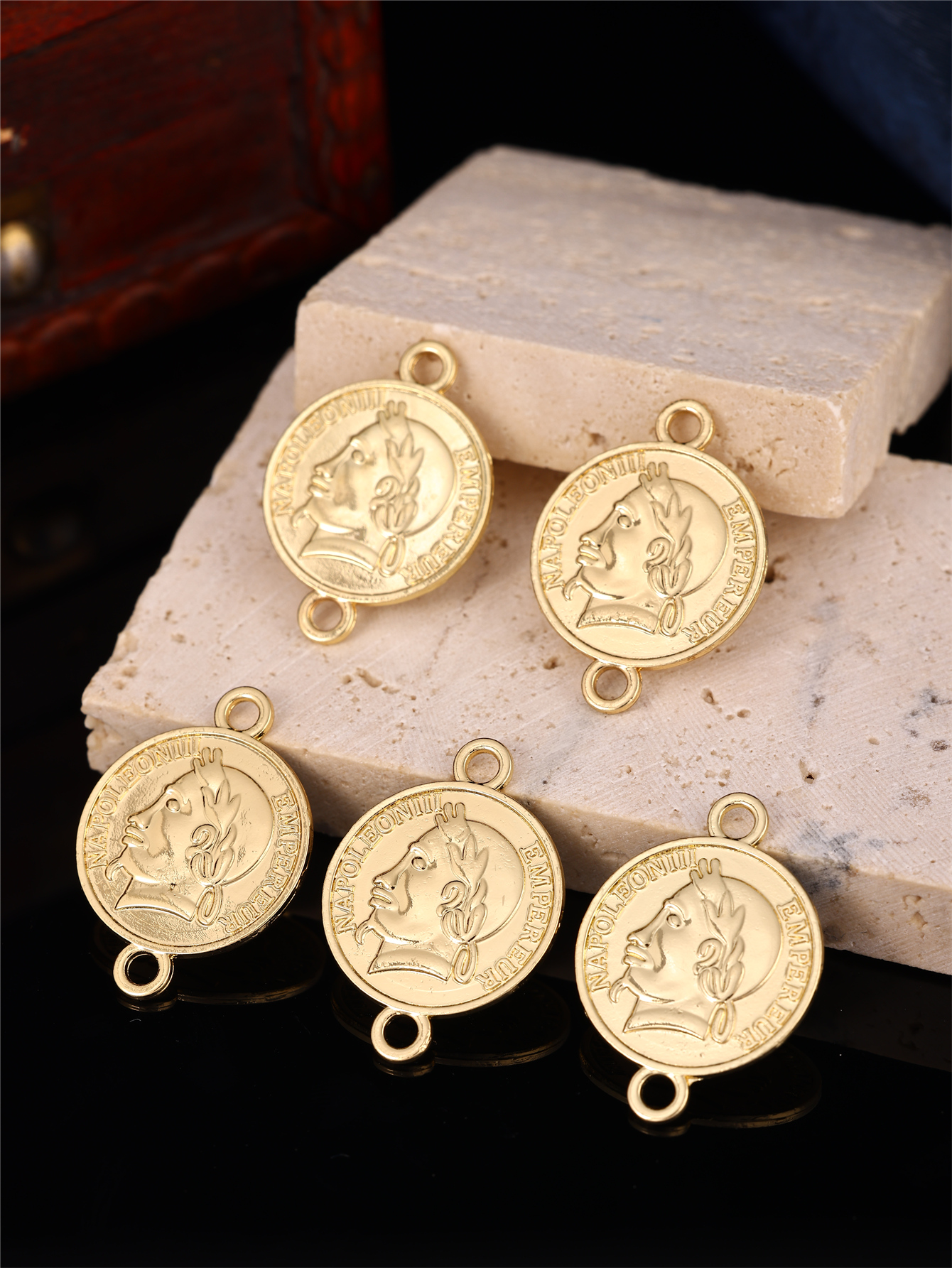 Coin-Shaped DIY Women's Robe A - Vintage Tech Accessories 评论和价格