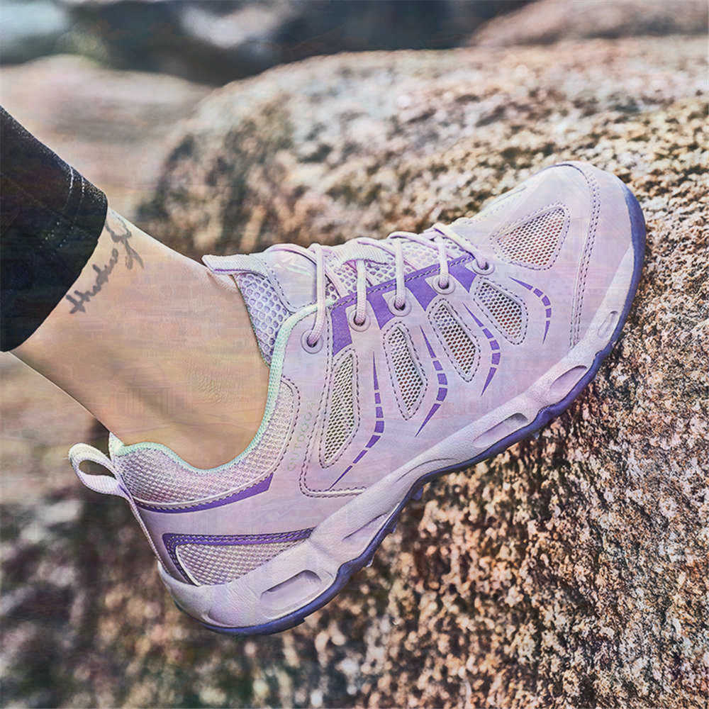 Sumer Round Tip Silver Sneaker - Tech Accessories For Home Office 评论和价格